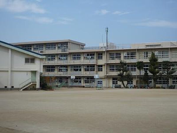 画像26:☆北九州市立三郎丸小学校（730m）