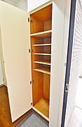 ★トールタイプシューズBOXなので棚を外せばブーツも置けますね♪★