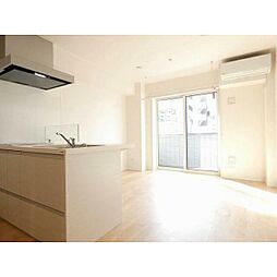 フロール多摩川 1階1LDKのリビング/ダイニング