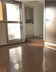 AQUA　de　VILLA（アクアデビラ） 3階1Kのリビング/ダイニング