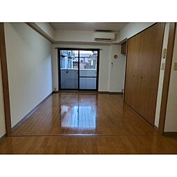 ミカエル・21 2階ワンルームのリビング/ダイニング