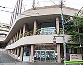 港区立小中一貫教育校白金の丘学園白金の丘中学校 徒歩12分。 900m