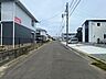 外観：前面道路含む現地写真