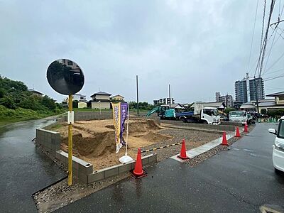 外観:1号棟現況の外観写真です♪2026.6.26撮影 外観:1号棟現況の外観写真です♪2026.6.26撮影