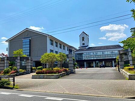 豊田市立童子山小学校 900m