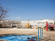 八ケ崎小学校（322m）