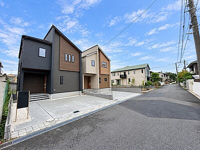 外観:前面道路含む現地写真 外観:前面道路含む現地写真