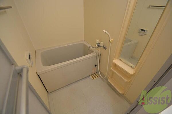 画像4:シンプルな浴室です。