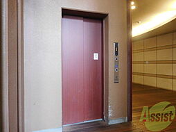 エレベーター完備。