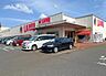 周辺：ラ・ムー 亀田店 驚きの低価格と豊富な品揃えが魅力のディスカウントスーパー。24時間営業で使い勝手が良く、食品や日用品をお得に揃えたい方に最適。家計にやさしい地域密着型の便利なお店です。 810m