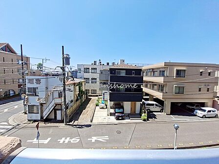 バルコニーからの眺望になります。