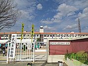 豊島西小学校 835m