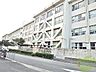 周辺：豊中市立庄内さくら学園中学校 734m