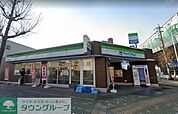 ファミリーマート岩塚駅前店 徒歩13分。 1000m
