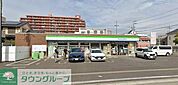 ファミリーマート中小田井三丁目店 徒歩7分。 510m