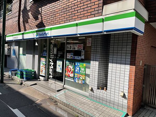 画像24:【コンビニエンスストア】ファミリーマート 中目黒駅西口店まで123ｍ