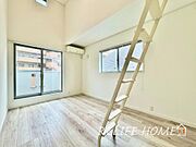 ■Style room■  ※本写真はAI処理により家具・生活用品等を消去しています。実際の室内状況とは異なります。