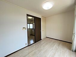 バンビーズ B棟 202号室 2階1Kのリビング/ダイニング