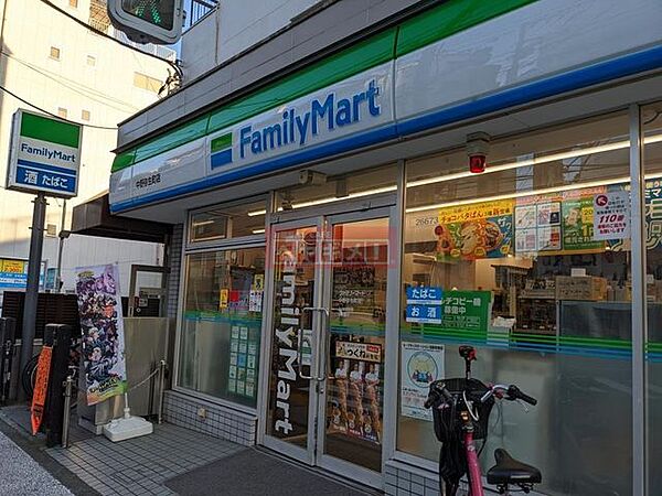 画像7:ファミリーマート中野弥生町店 徒歩3分。 240m