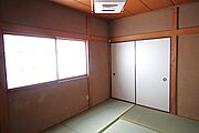 大きな収納がついている和室