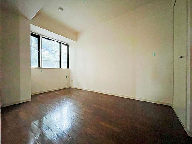 寝室 ロイヤル多摩蘭坂ハイツ 3階/-