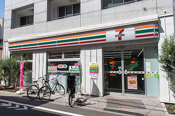 セブン-イレブ...