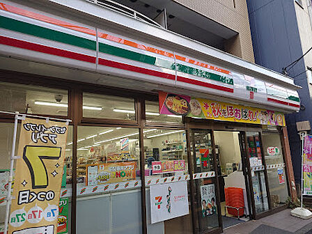 セブン-イレブン 杉並高井戸駅前店 徒歩1分