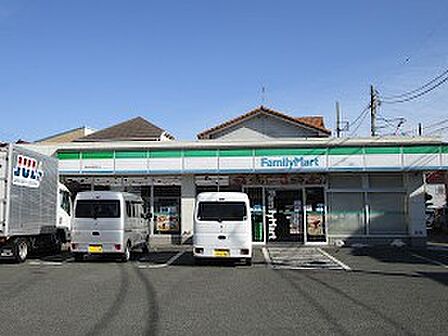 ファミリーマート 府中本宿町店 徒歩4分
