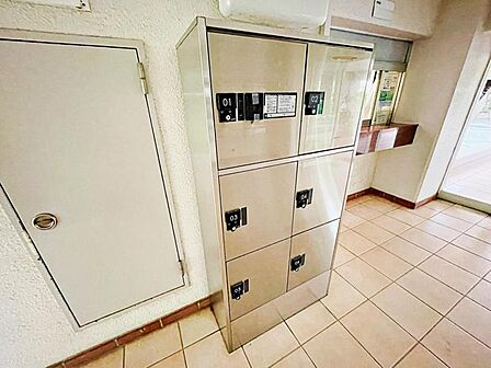 【宅配ボックス】不在時の荷物の受取もできます。