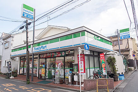 ファミリーマート 方南一丁目店 徒歩3分