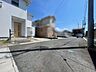 外観：前面道路含む現地写真