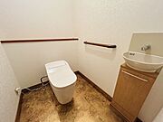 タンクレストイレ！掃除もしやすいです。