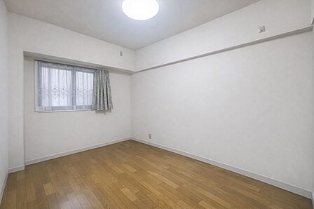寝室としても子ども部屋としても使用可能な洋室!