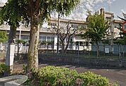 日野市立仲田小学校 372m