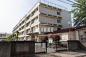 日野市立日野第七小学校 徒歩7分。 510m