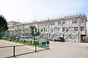 日野市立七生中学校 徒歩12分。 900m
