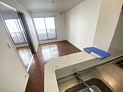 ローズタウン3 2階2LDKのリビング/ダイニング