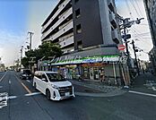 ファミリーマート西成区役所前店 371m