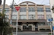 大阪市立成南中学校 566m