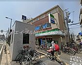 ファミリーマート花園町店 576m