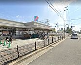 万代苅田店 443m