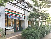 セブンイレブンコスモスクエア駅前店 270m