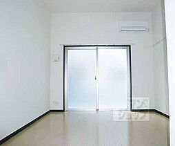 近鉄京都線 上鳥羽口駅 徒歩4分の賃貸マンション 1階1Kのリビング/ダイニング