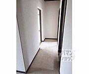 廊下も広々としています