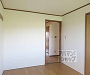 明るい洋室です