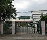 京都市立陵ヶ岡小学校まで154m