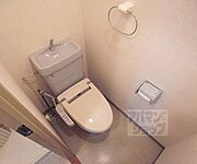ウォシュレット付きトイレ。