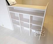 カウンター裏の収納です