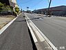 外観：前面道路含む現地写真