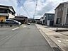 外観：前面道路含む現地写真